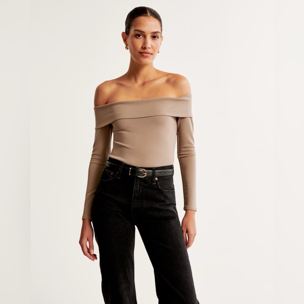 Long-Sleeve Off-The-Shoulder Top - Picture 2 of 5